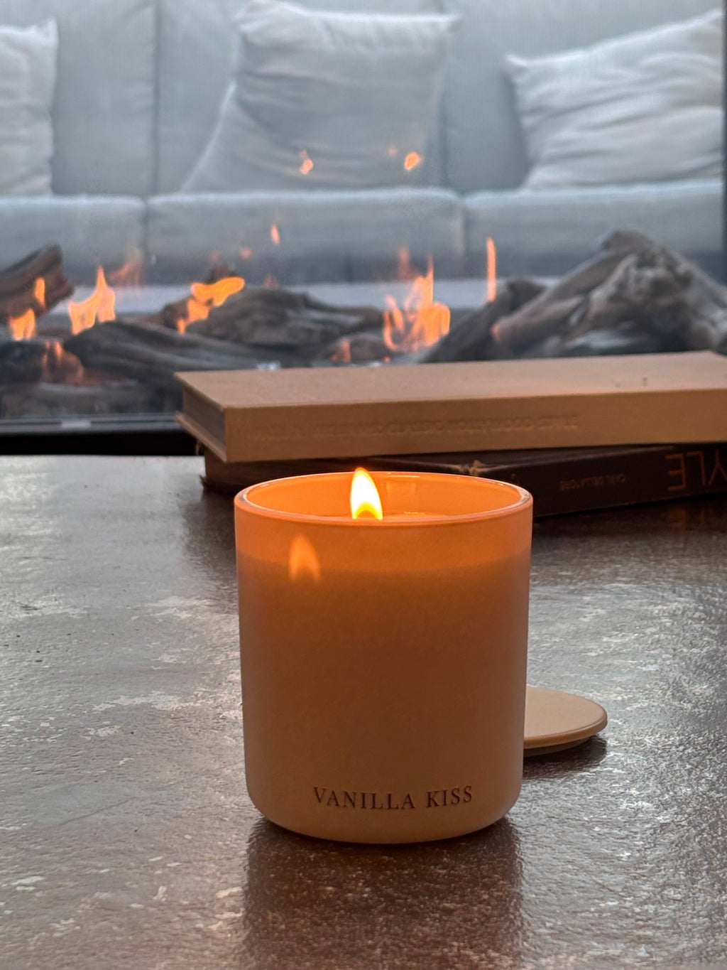 Vanilla Kiss 8oz Candle
True Vanilla · Ambrosia· Cream